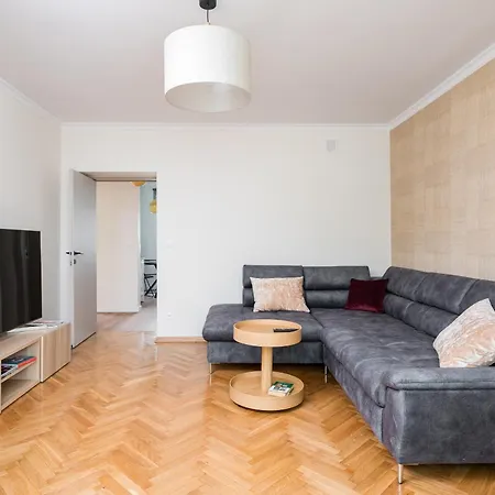 Apartment Saxon Garden Spacious By Bookinghost *