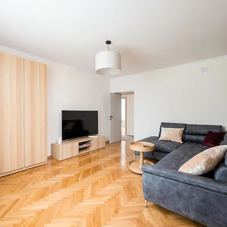 Saxon Garden Spacious By Bookinghost Apartment